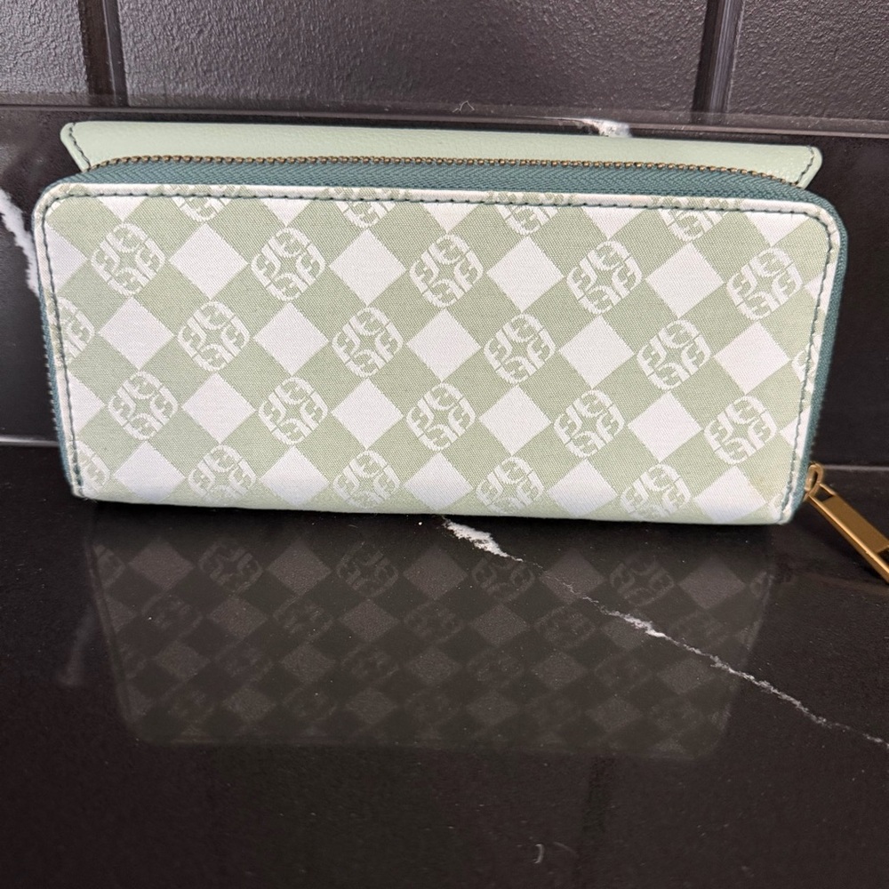 Fossil Sage Green Logo Zip Around Wallet Check Pattern NWT - Picture 3 of 11